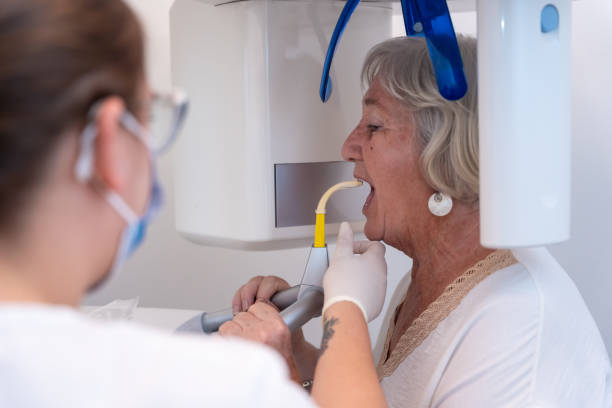 Best Emergency Tooth Extraction  in Vla Park, IL